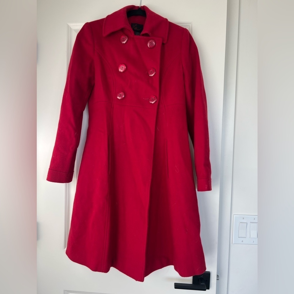 Via 100% wool red peacoat women’s size US Christmas holidays
Layering